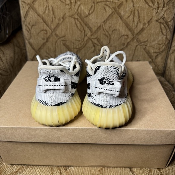 ADIDAS YEEZY BOOST 350 V2 ZEBRA Men's 5 Used no box - Picture 6 of 9